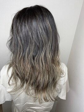 モルニ(MORNI) アッシュグレー_マロンベージュ Aラインボブ かきあげ