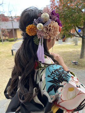 クローバー(CLOVER) ♪成人式・卒業式♪清楚でモダンな黒髪ハーフアップ♪(福島市)