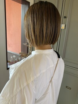 イロ(iro.) 切りっぱなしボブ