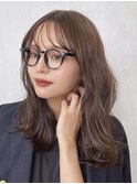 顔周りレイヤーカットくびれヘアミルクティーベージュカラー