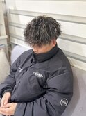 10代、20代、30代に大人気、ホワイトハイライトパーマ