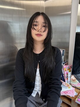 コードプラスリム(CODE+LIM) ミディアムレイヤー／姫カット／前髪