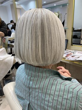 アッシュ 仙川店(Ash) 50代60代70代80代ナチュラルボブグレイヘアボリューム絶壁補正