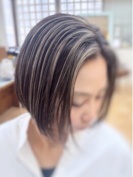 ヘアー デザイナーズ クルー ドルフィン(HAIR DESIGNERS CREW dolphin)の写真/派手じゃない。だけど、確実に違う。ミリ単位で計算されたハイライトが、骨格や毛流れに自然に溶け込みます