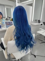 イロウ 山口どうもん店(IROW)&nbsp;ブルー　ブリーチ　水色　インナーカラー　レイヤーカット