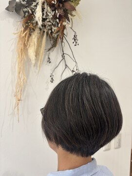 ラブリエ(La Briller) マニキュアカラー×ふんわりショート