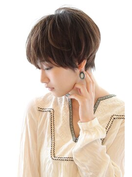 レウナ 外苑前(Reuna) 【３０代４０代】大人女性のトップノットショート