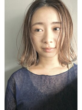 コス(kos) 『ueki』ロングボブ＆外ハネ