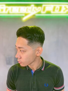 グリーディーフォックス 代々木(Greedy FOX) コンマヘア/センタ-パ-ト/ツイストスパイラル/スキンフェード