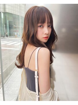 イチイ 巣鴨店(ichii) くびレイヤーエモージュ小顔似合わせカット斜めバング