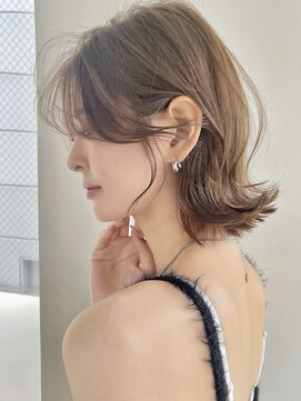 イヴォークトーキョーオーサカ(EVOKE TOKYO osaka) ベージュカラー レイヤーカット 似合わせ 顔周り透明感