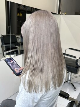 サイ(sai) 前髪/アンブレラカラー/こなれミディ/イメチェン/ウェーブパーマ