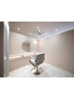 【大人の髪質改善特化サロン】マンツーマン施術で気になるお悩みを解決し、理想のスタイルへと導きます◎