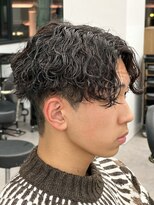 センターパート波巻きパーマスパイラルパーマツイストスパイラル
