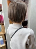 【ブリーチカラー】ヘーゼルナッツベージュカラー　ボブ