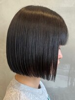エリマバイフィフス 調布(elima by fifth)&nbsp;まとまり良く、自然なシルエットのミニボブスタイル