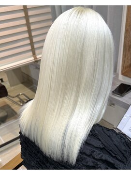 ラウラアンドロー(LAURA&RO) ダブルカラー/ケアブリーチ/インナーカラー/ベージュ【塚口】