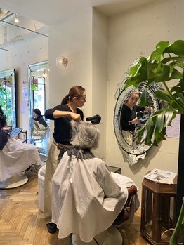 ザジ(ZAZIE)の写真/同年代だから分かる、年齢とともに変わる髪と日常の悩みを解決へと導きます♪