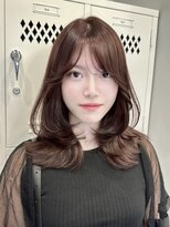 プラチナ(PLATINA) レイヤーカット顔まわり前髪セミロング20代30代40代