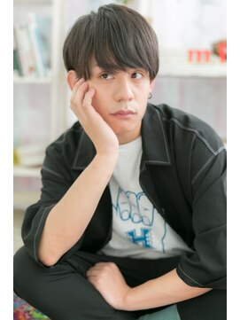 ミック ヘアアンドビューティー 大山店(miq Hair&Beauty) サイドパートショートの重めスタイル