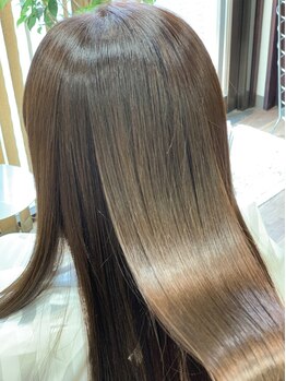 アルファ 堺東本店(ALPHA)の写真/「乾燥が気になる…」「地肌に負担をかけたくない…」髪・頭皮にやさしいケアで大切な髪をさらに美しく―。