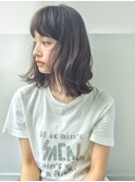 大人かわいいくびれミディラベンダーインナーカラー