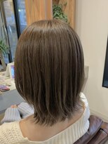 アドラーブル 長岡新保店(adorable)&nbsp;20代30代大人可愛いハイライト艶感グレージュ大人ボブ