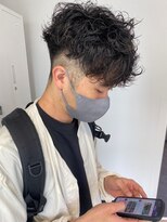 ウェイビーエフティフィフス 横浜西口(WAVEY ft.fifth)&nbsp;波巻きパーマメンズパーマメンズヘアツーブロックツイストパーマ