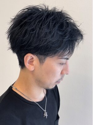 男性からも支持される理由は、再現性の高いカットにあり！ONからOFFまでキマるヘアスタイルに★