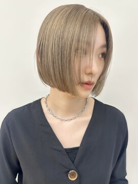 セイドット リー(Say. Ree) say.ホワイトグレージュミニボブブリーチミルクティーベージュ