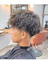 ヘアーサロン カヴィエ(hair salon covie) ハイライト入りツイストスパイラルフェード刈り上げ