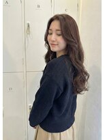 トレ(tre.)&nbsp;髪質改善 レイヤースタイル 大人可愛い