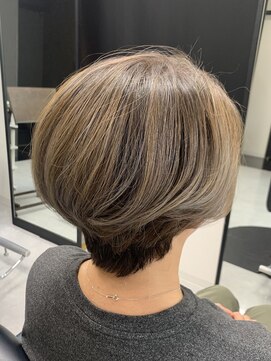 ルシック(LE CHIC) ショートススタイル/髪質改善/白髪ぼかし/ダークグレー