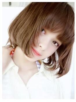 美容室 マハロ(MAHALO)の写真/髪にたっぷり水分を与えてくれる水カラー♪肌色まで明るく魅せるグレイカラーは グッと若々しい印象に◎