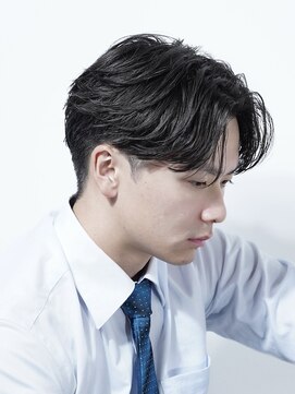 アルファ 新宿(alpha) フェザーパーマ/ブルーブラック/刈り上げセンターパート[新宿]