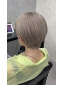 ブリーチダブルカラーホワイトベージュショートヘア川越本川越