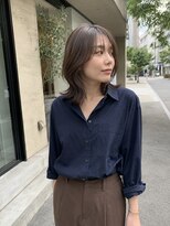 ラナ(LaNA)&nbsp;外ハネと顔まわりで軽やかなくびれミディ