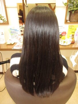 コアフィールフィス(COIFFURE fils) つやさらロング  センター分けから重め前髪に