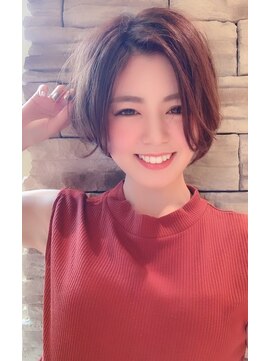 レウナ 外苑前(Reuna) 大人可愛い小顔ニュアンスショート シルエットが綺麗なショート