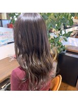 ピースリーヘア バイ カーサ(peathree.hair by CASA)&nbsp;アッシュグレー×ナチュラル