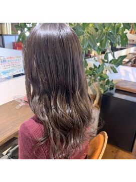ピースリーヘア バイ カーサ(peathree.hair by CASA) アッシュグレー×ナチュラル