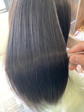 インス(ensue) 京都艶カラーオリーブグレージュ暗髪×美髪トリートメント◇中島