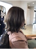 オリーブグレージュ