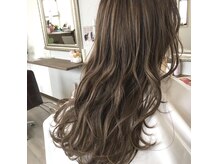 サクール ヘアー(zakur hair)の雰囲気（☆白髪ぼかしのハイライトカラー☆髪に優しいカラー☆☆）