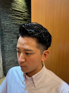 ヘアモード キクチ 銀座店 メンズビジネスシチサンヘア〈理容室〉