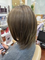 ラディシュ さがみ野(RADISH)&nbsp;くびれボブミニウルフ透明感シルバーアッシュグレージュカラー