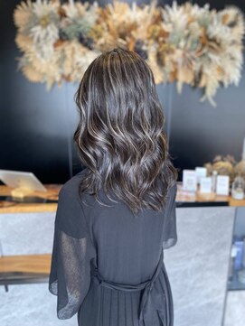 シロ(SHILO) 髪質改善トリートメント・コントラストハイライト/諏訪