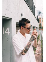 アデ オモテサンドウ(ade omotesando) 柔らかいフェードカットで作る大人ショートスタイル