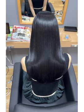 スリーク バイ ロイ 円町本店(sleek by roy) アッシュブラックと髪質改善。