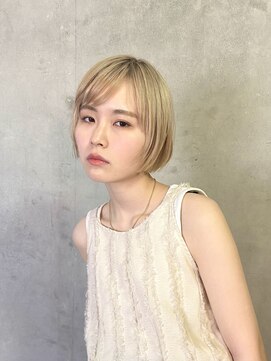 コイ(coii) やわらかブロンドのミニボブ【coii】